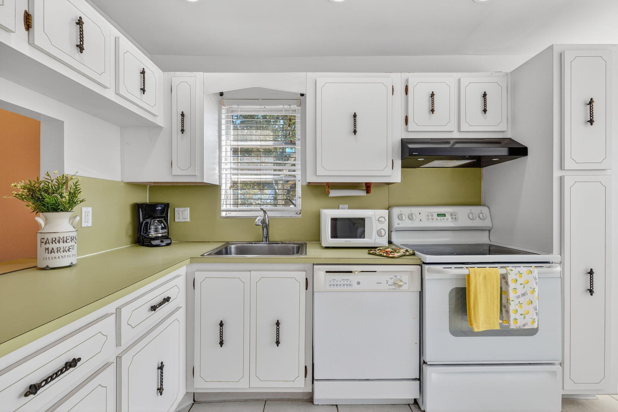 SANDS POINT CONDOMINIUM I - Residential