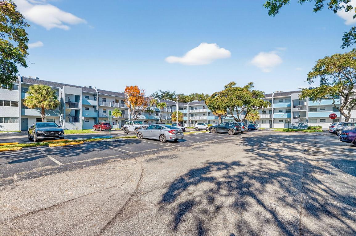 SANDS POINT CONDOMINIUM I - Residential