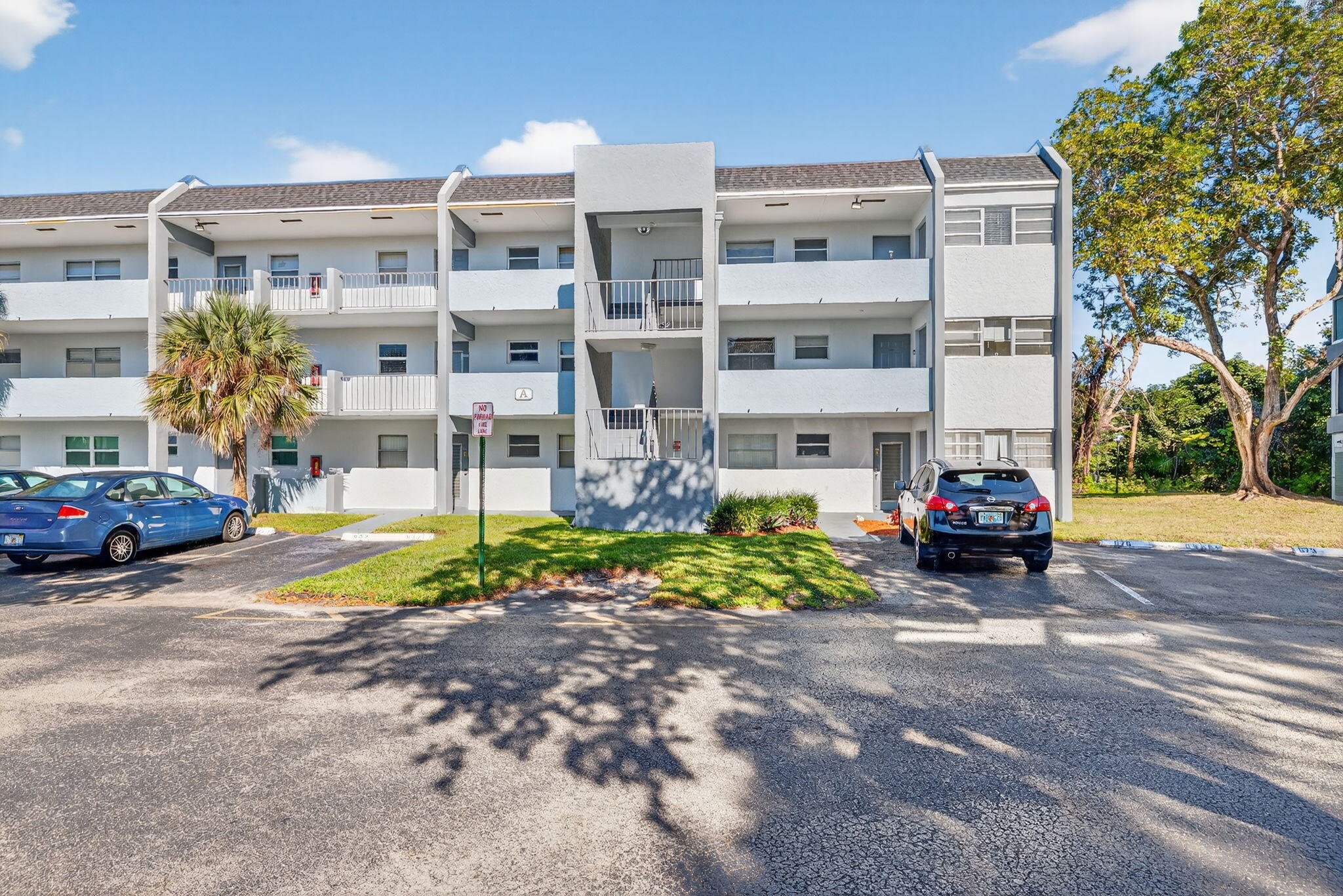 SANDS POINT CONDOMINIUM I - Residential