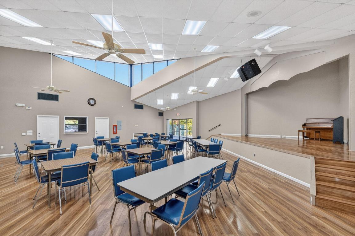 SANDS POINT CONDOMINIUM I - Residential