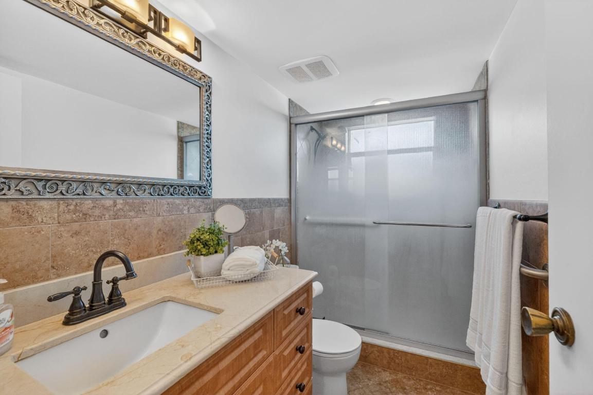 SANDS POINT CONDOMINIUM I - Residential