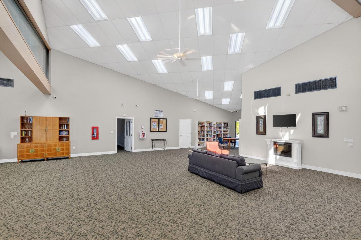 SANDS POINT CONDOMINIUM I - Residential