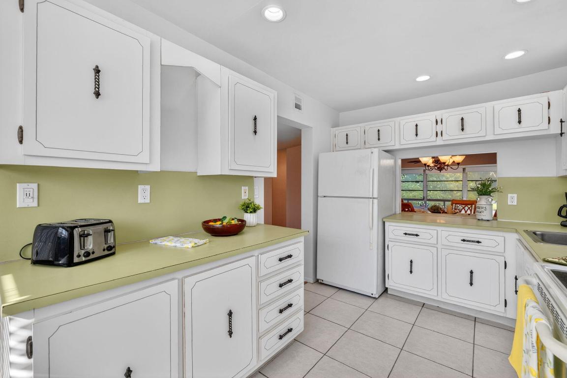 SANDS POINT CONDOMINIUM I - Residential