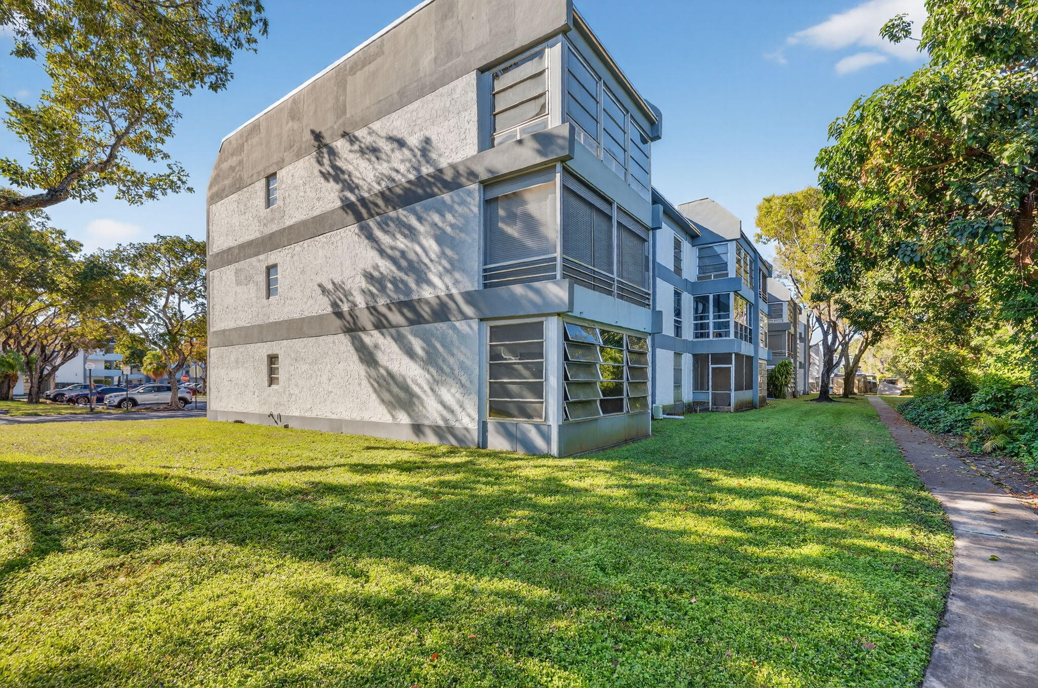 SANDS POINT CONDOMINIUM I - Residential