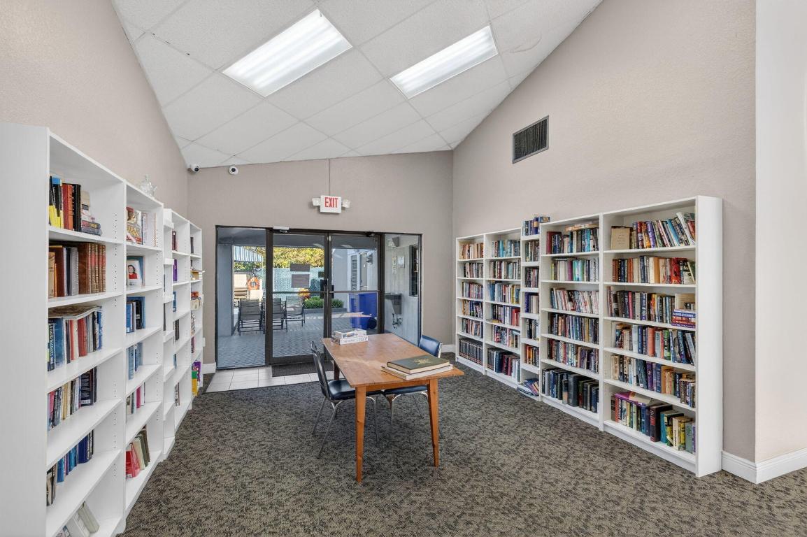 SANDS POINT CONDOMINIUM I - Residential