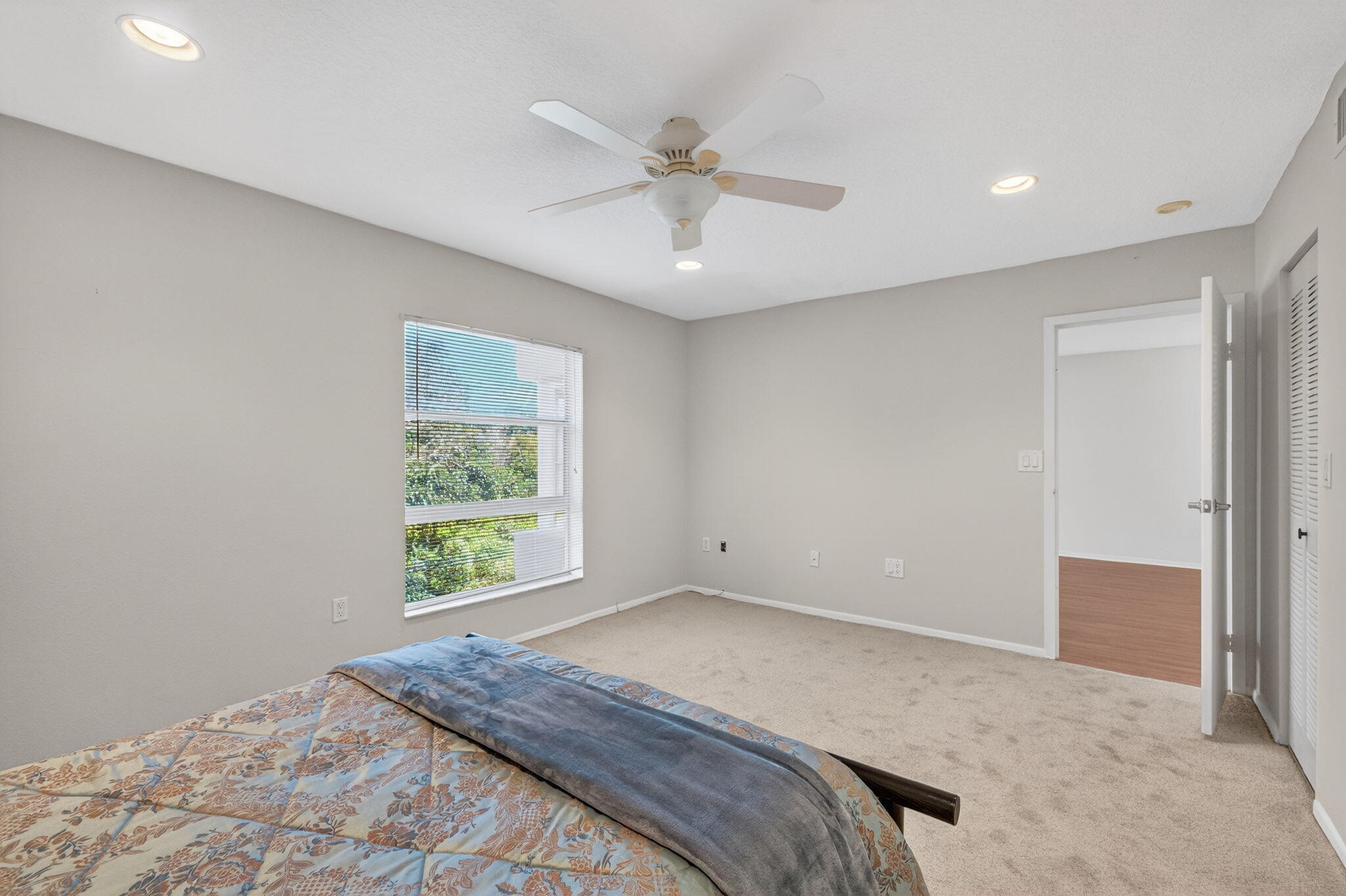 SANDS POINT CONDOMINIUM I - Residential