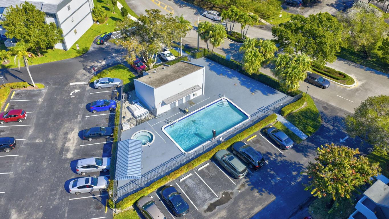 SANDS POINT CONDOMINIUM I - Residential