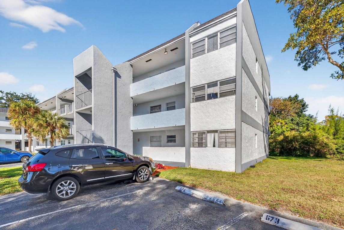 SANDS POINT CONDOMINIUM I - Residential