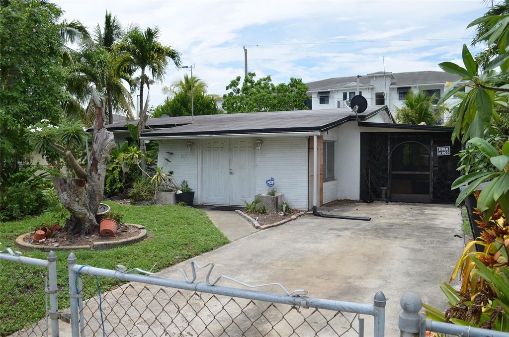 Photo of 309 SW 25th Terrace, Fort Lauderdale, FL 33312 (MLS # F10455039)