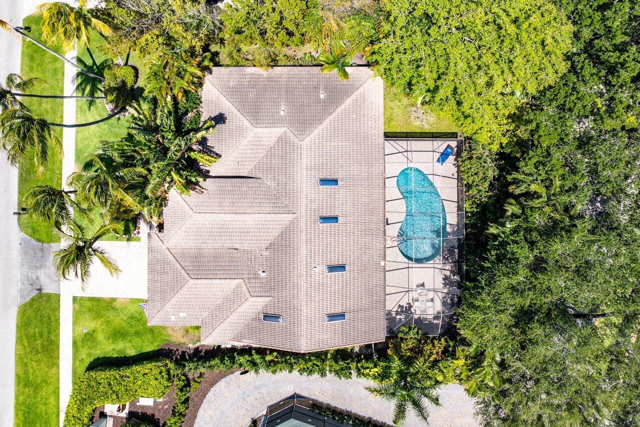 4590 Live Oak Boulevard
