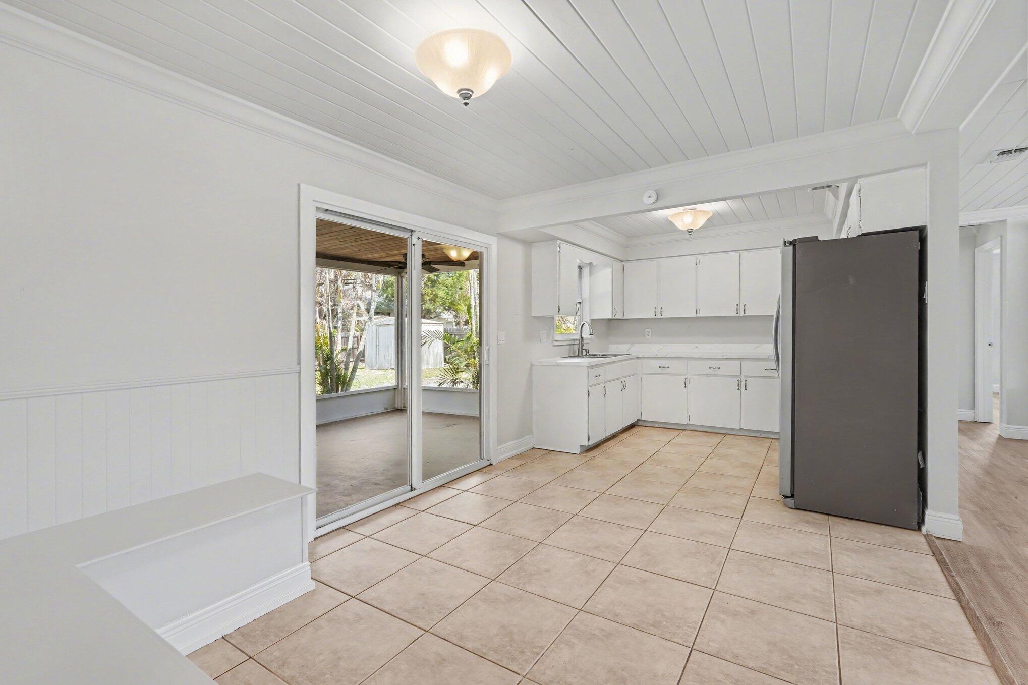 SEBASTIAN HIGHLANDS UNIT 10 - Residential