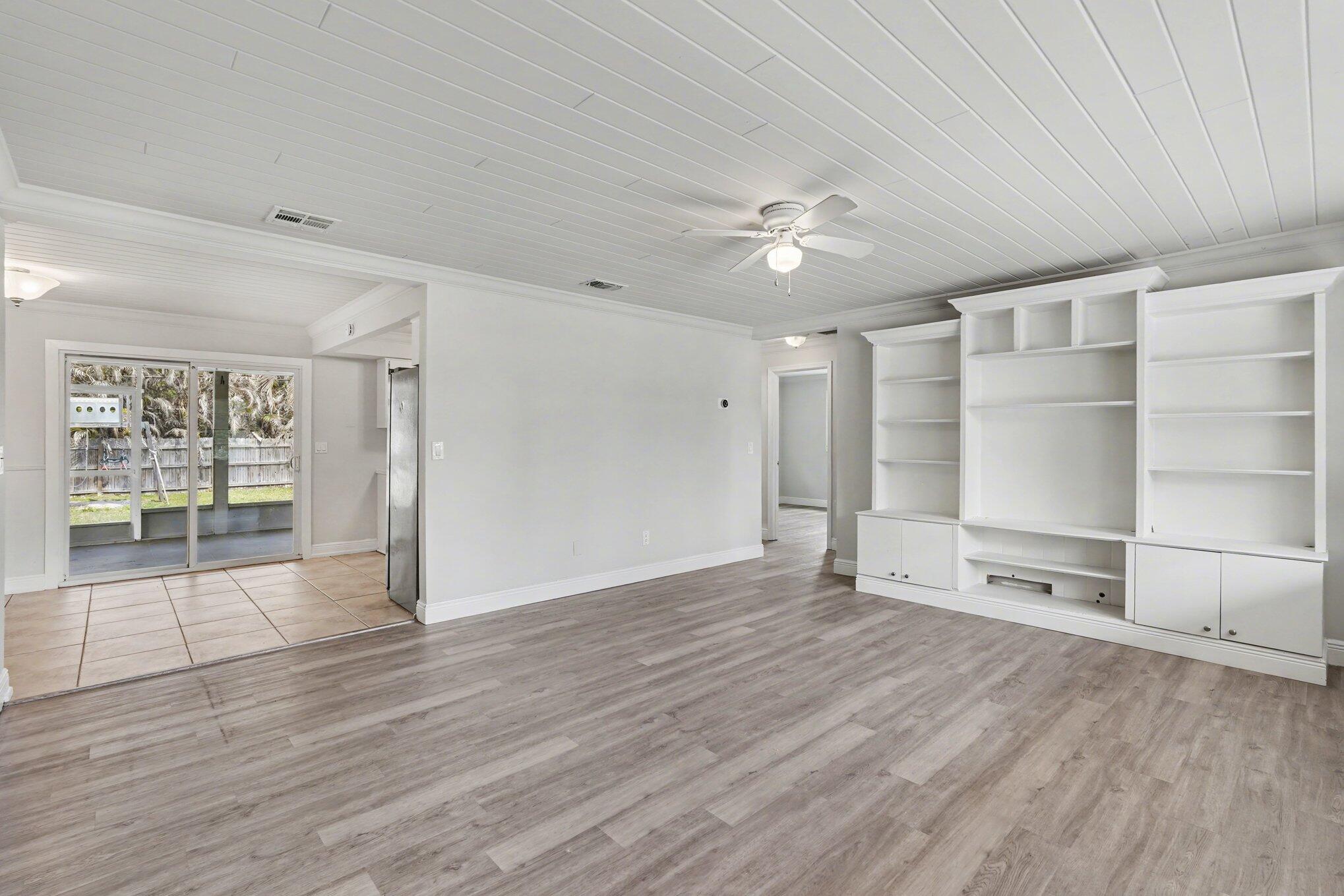 SEBASTIAN HIGHLANDS UNIT 10 - Residential