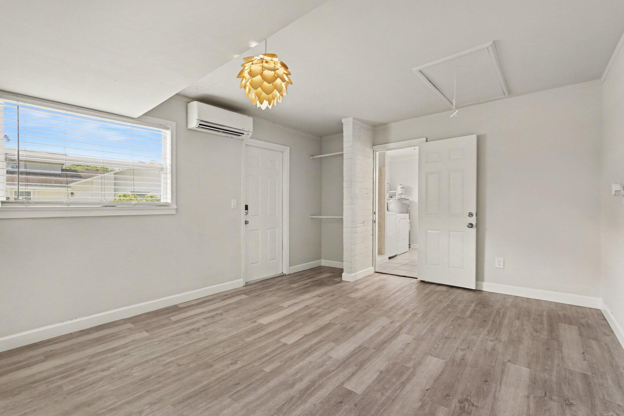 SEBASTIAN HIGHLANDS UNIT 10 - Residential