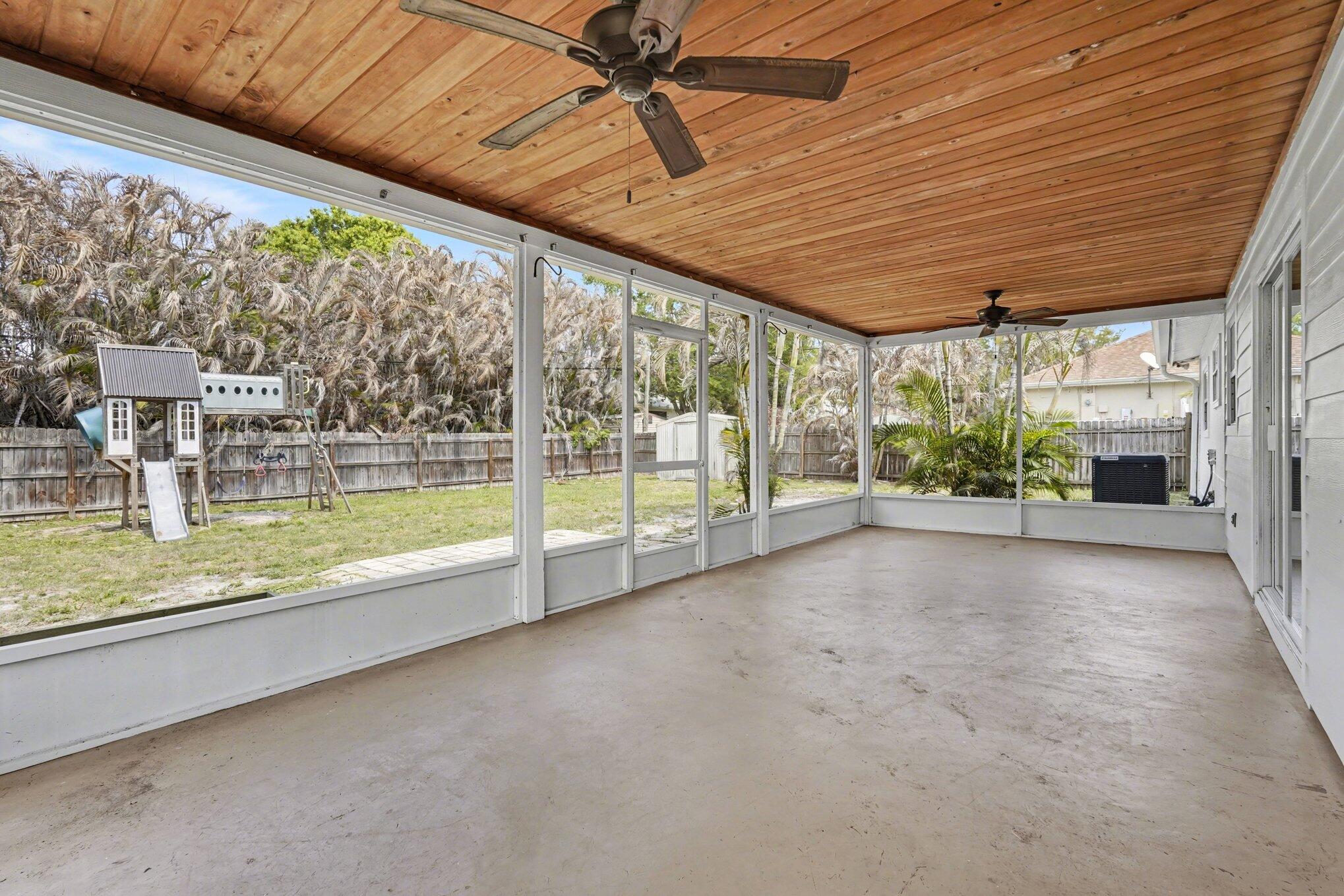 SEBASTIAN HIGHLANDS UNIT 10 - Residential