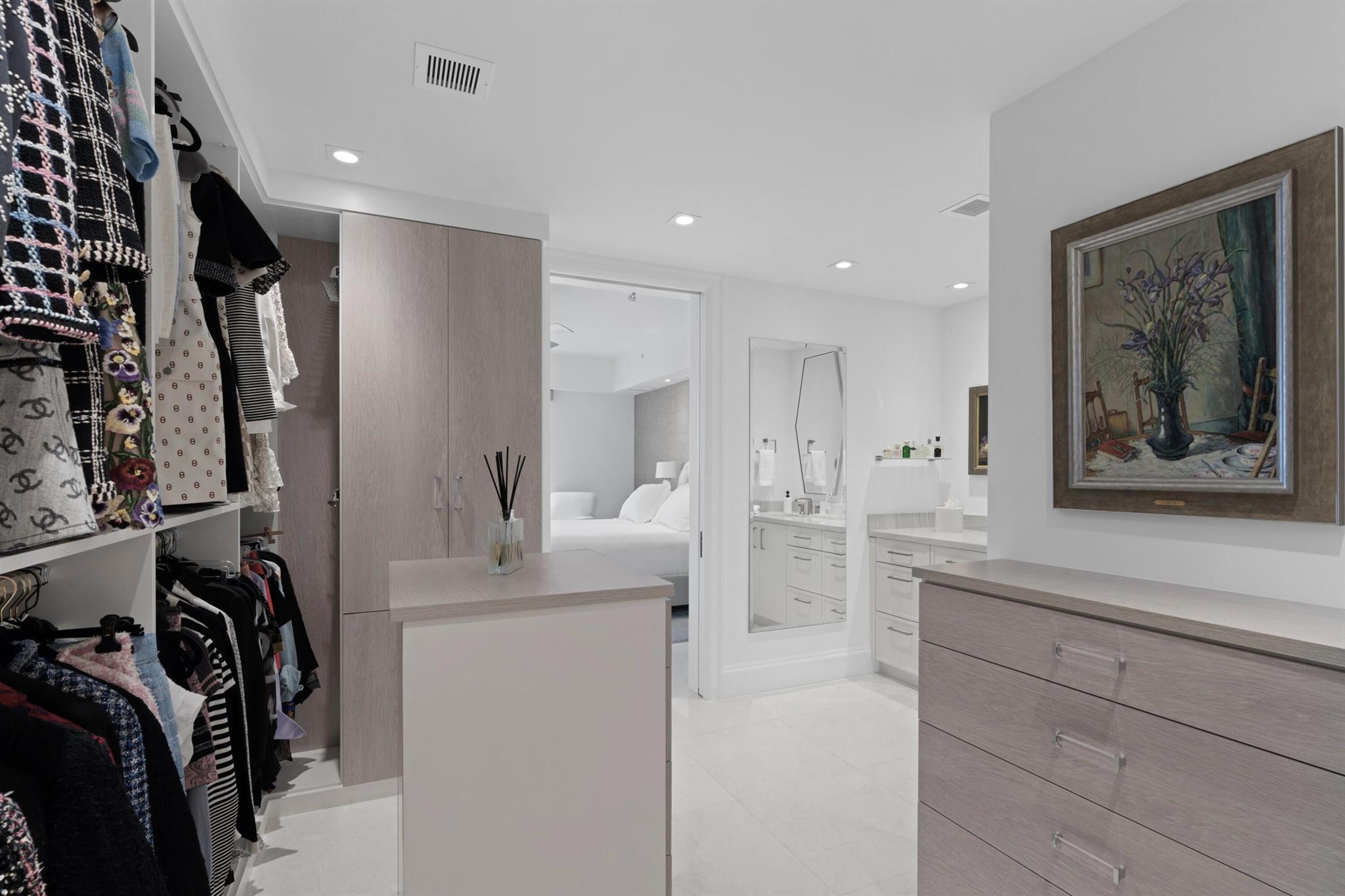 ESPLANADE GRANDE CONDO - Residential