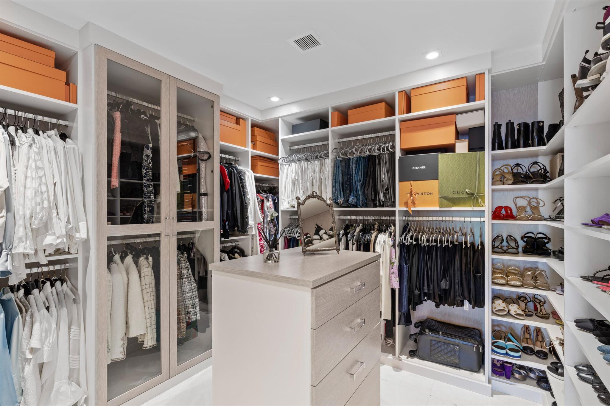 ESPLANADE GRANDE CONDO - Residential