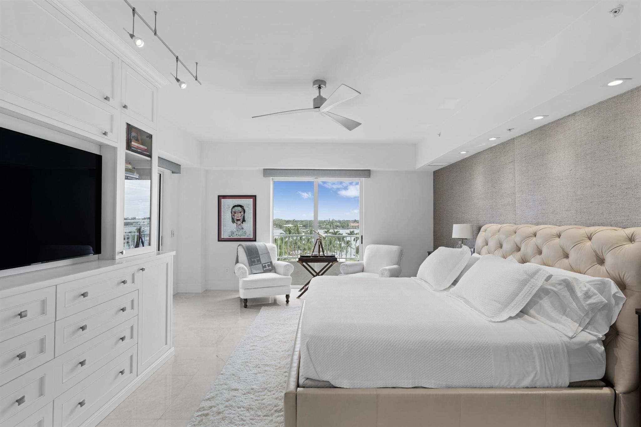 ESPLANADE GRANDE CONDO - Residential