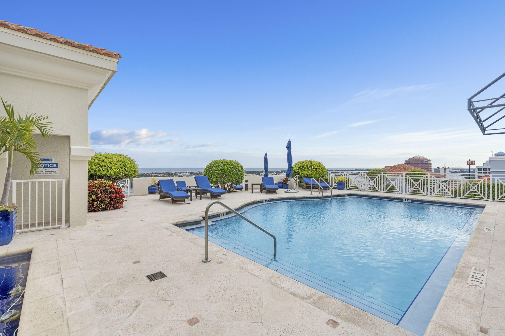 ESPLANADE GRANDE CONDO - Residential