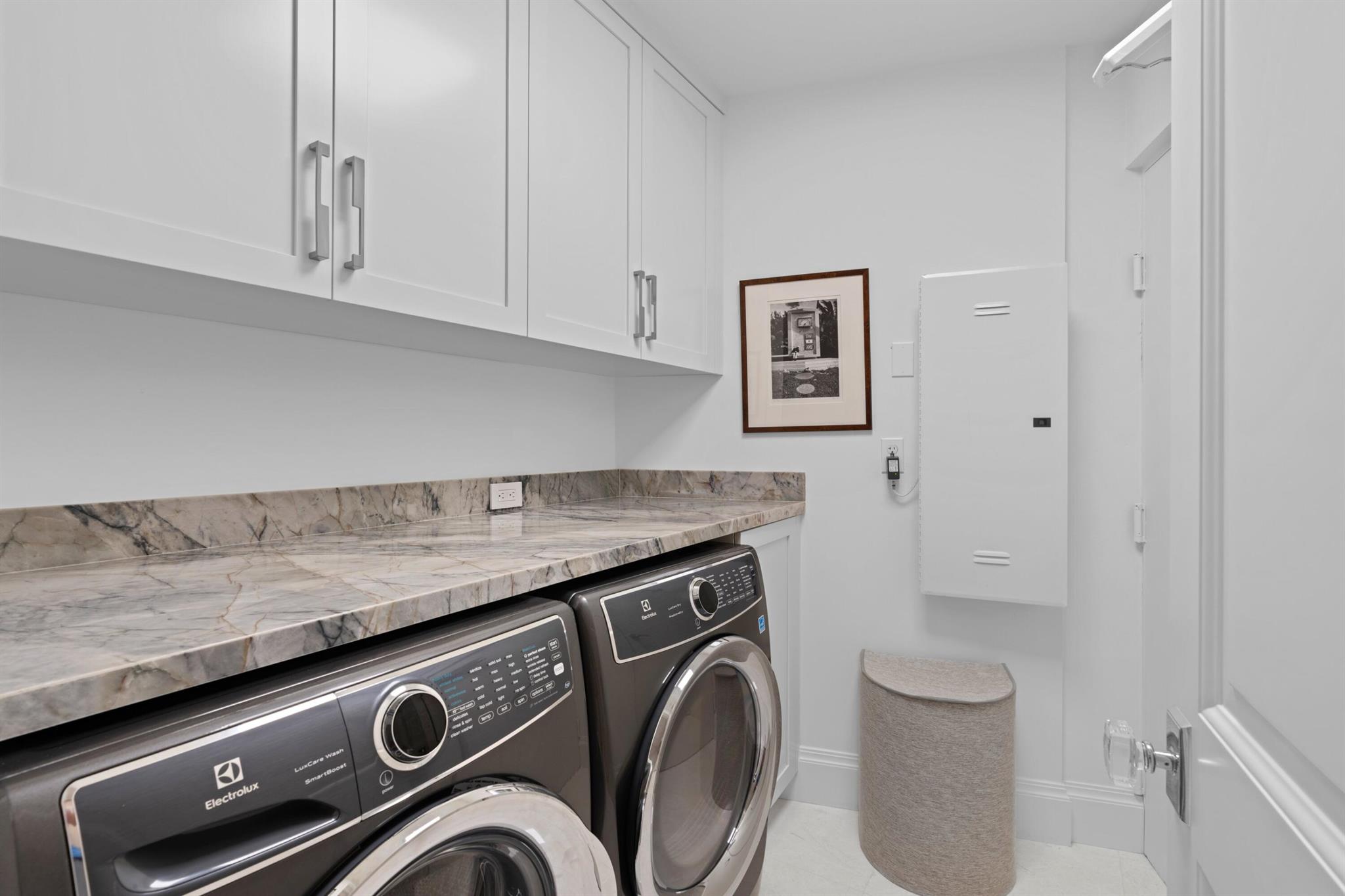 ESPLANADE GRANDE CONDO - Residential