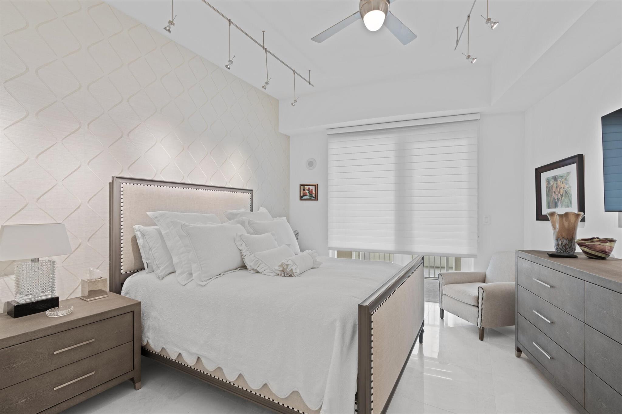 ESPLANADE GRANDE CONDO - Residential