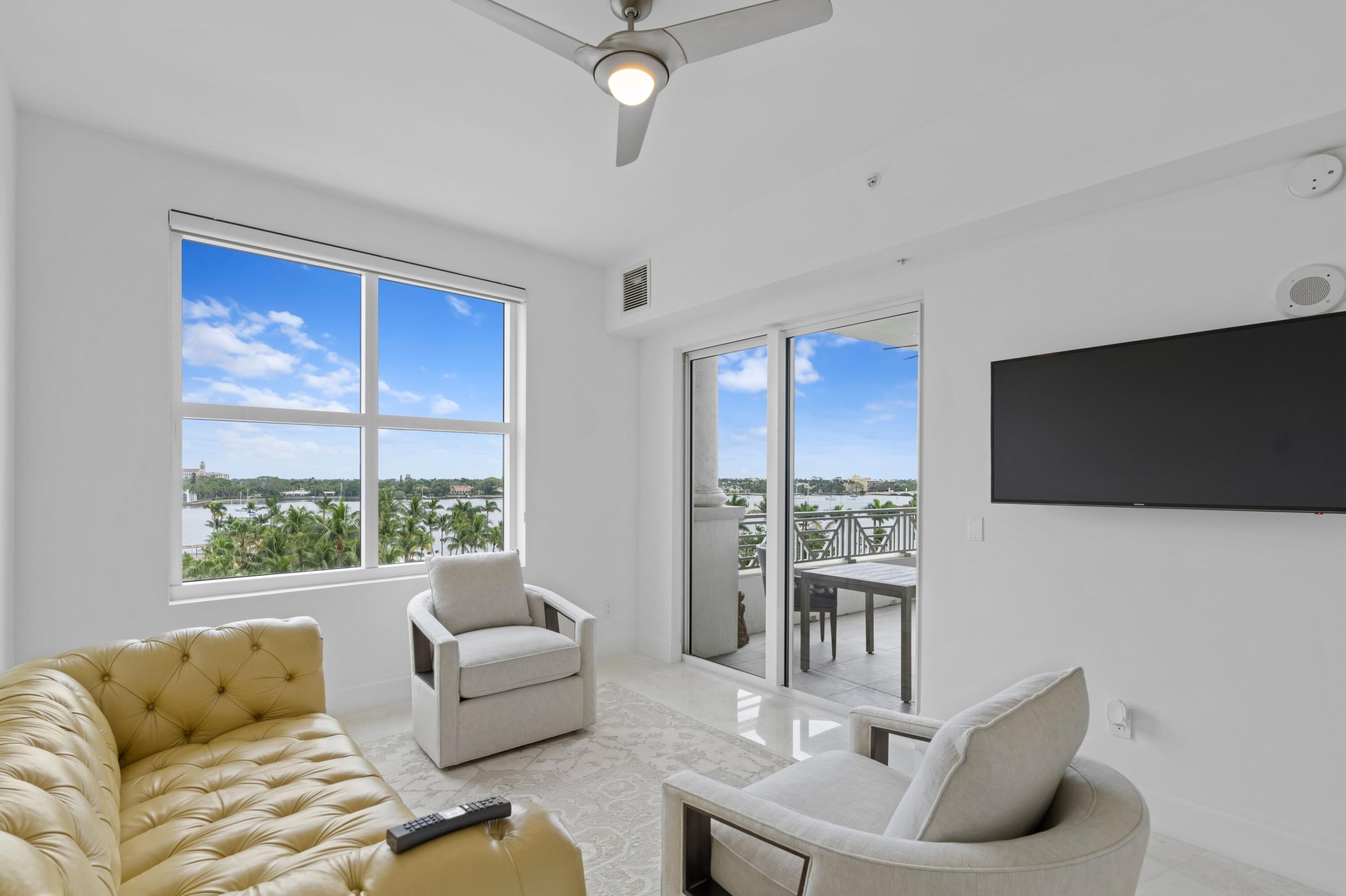 ESPLANADE GRANDE CONDO - Residential