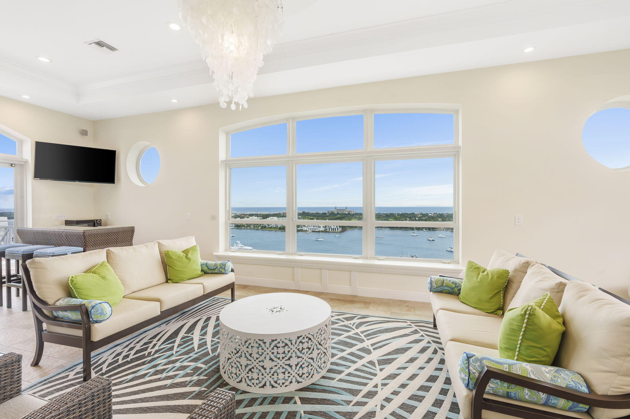 ESPLANADE GRANDE CONDO - Residential