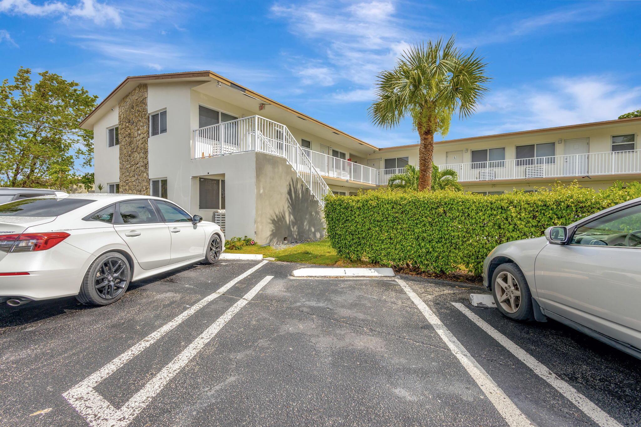 1 Bedroom / 1 Bathroom Apartment. Located in East Lantana, Minutes to the Beach, Restaurants,Old Key Lime House & Shops. Gorgeous Kitchen featuring Stainless Steal Appliances, Beautiful Bathrooms with New, Vanities, & Freshly Painted. Comes With One Parking Spot. Impact Windows throughout the Unit & Brand New AC units. Monthly Extermination Included in rent. Community Laundry Room. No Pets Allowed! First, Last and Security required for move in along with RentSpree.
