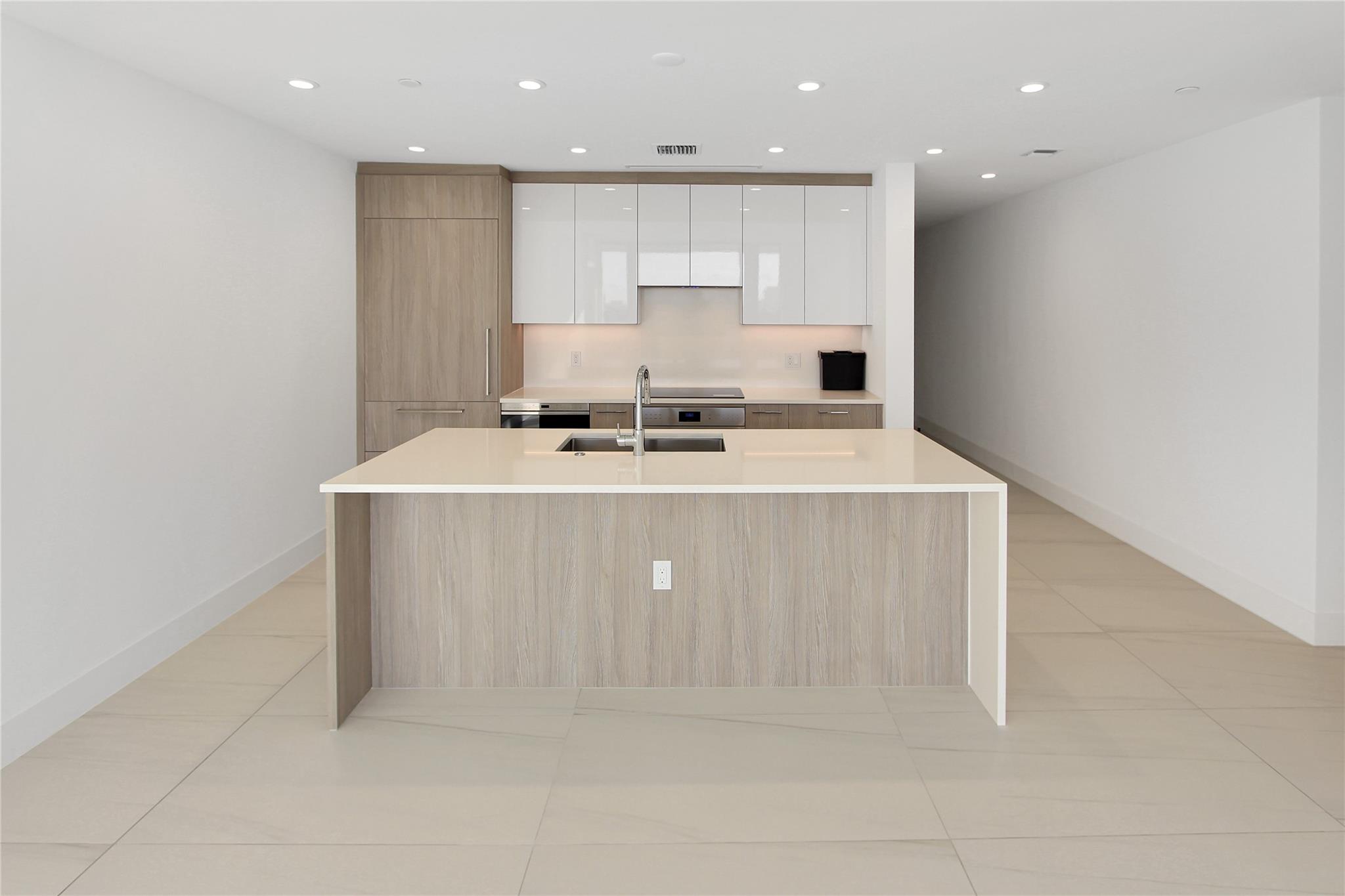 SELENE OCEANFRONT RESIDEN - Residential