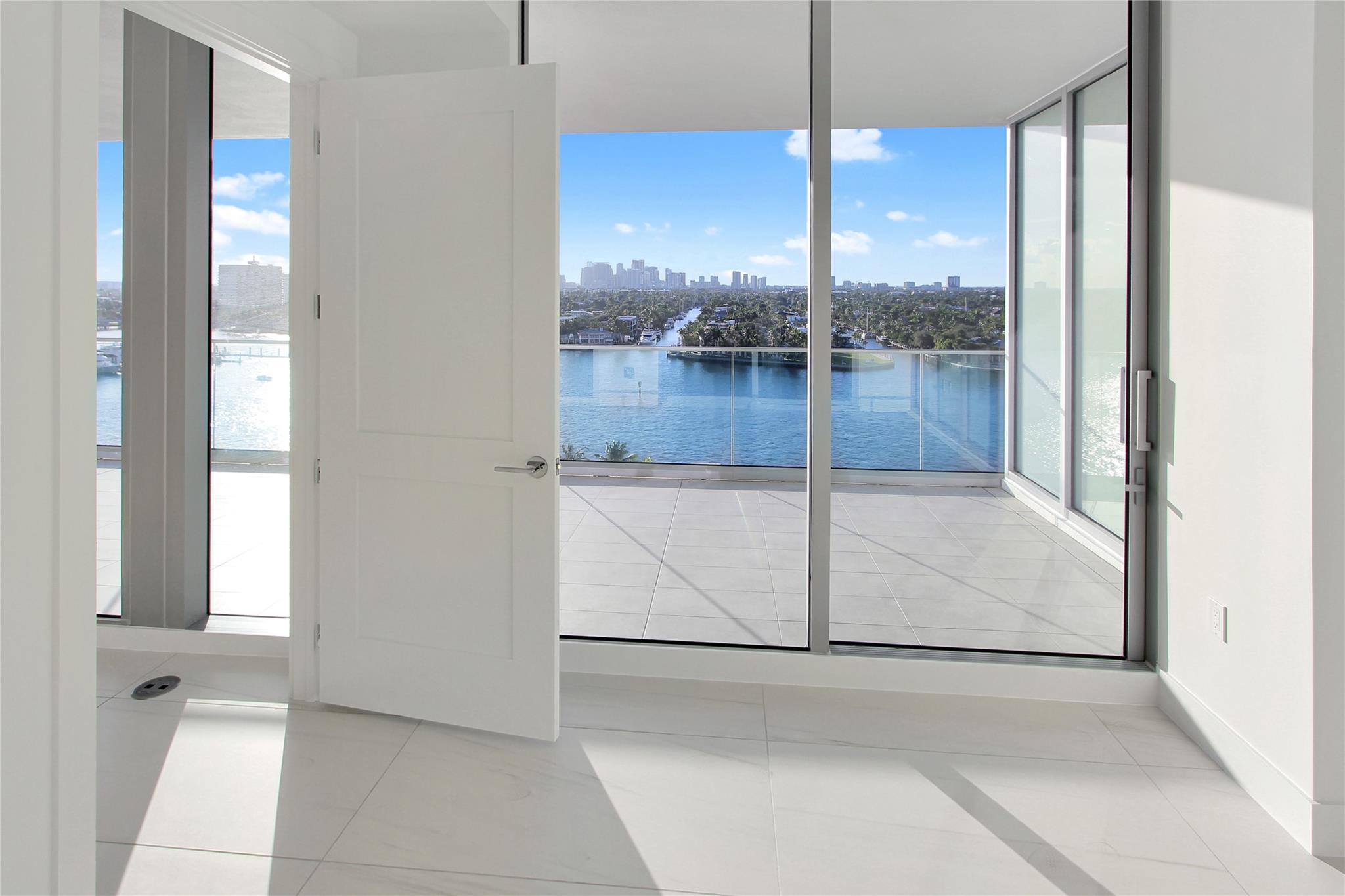 SELENE OCEANFRONT RESIDEN - Residential