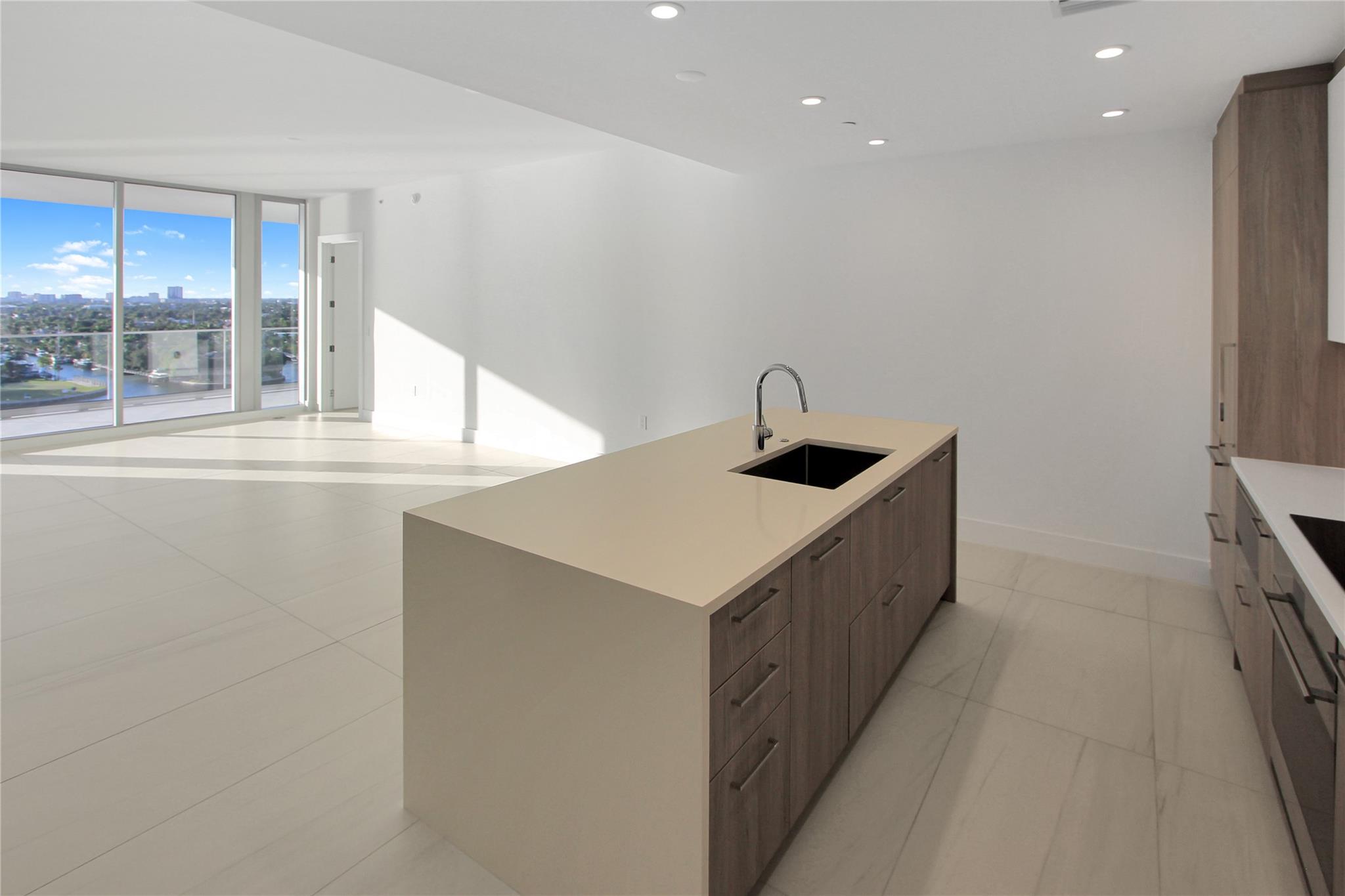 SELENE OCEANFRONT RESIDEN - Residential