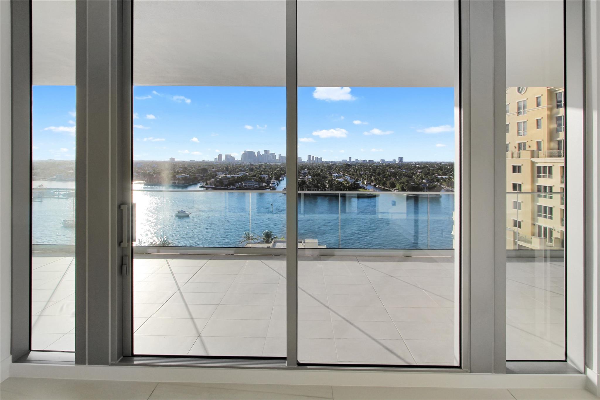 SELENE OCEANFRONT RESIDEN - Residential