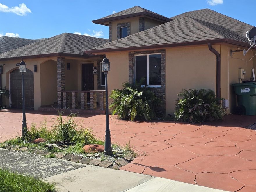 Very nice house with a very reasonable price. Will not last !! Hurry !!