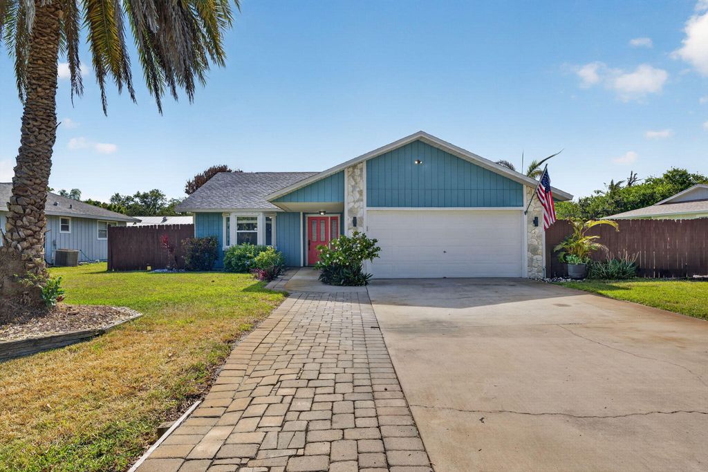 Photo of 150 9th Court, Vero Beach, FL 32962 (MLS # B26026609)
