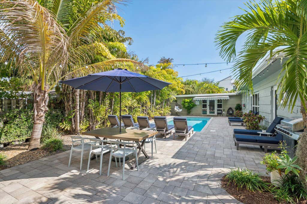 Photo of 1123 NE 14TH Avenue #1, Fort Lauderdale, FL 33304 (MLS # B26064607)