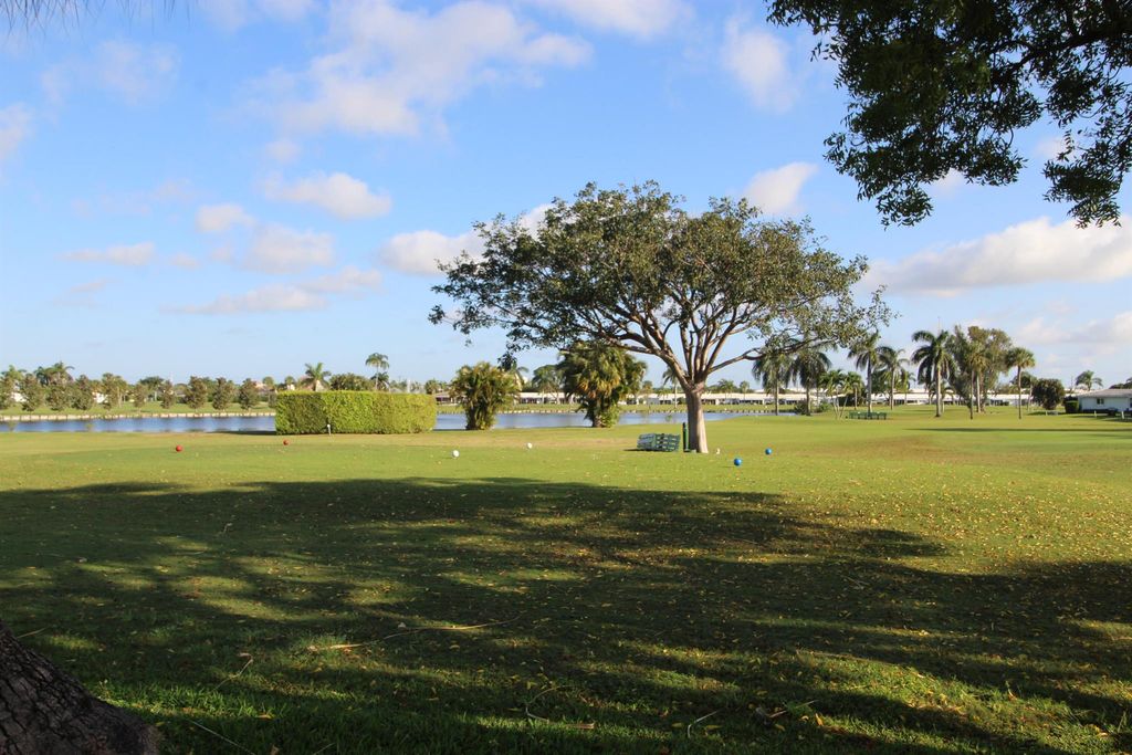 Photo of 2007 SW 6th Avenue, Boynton Beach, FL 33426 (MLS # R11008202)