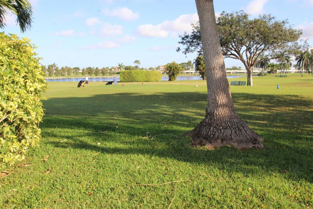 Photo of 2007 SW 6th Avenue, Boynton Beach, FL 33426 (MLS # R11008202)