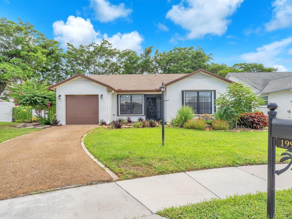 Photo of 19920 Tivoli Court, Boca Raton, FL 33434 (MLS # F10528952)