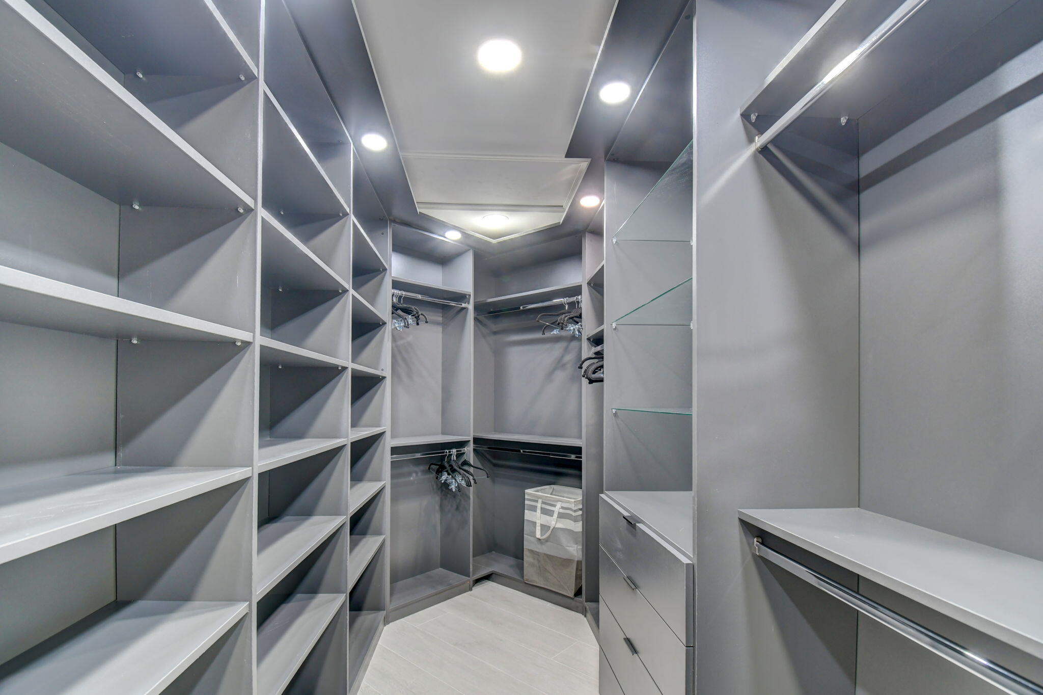 PINEWOOD OF WELLINGTON - Residential