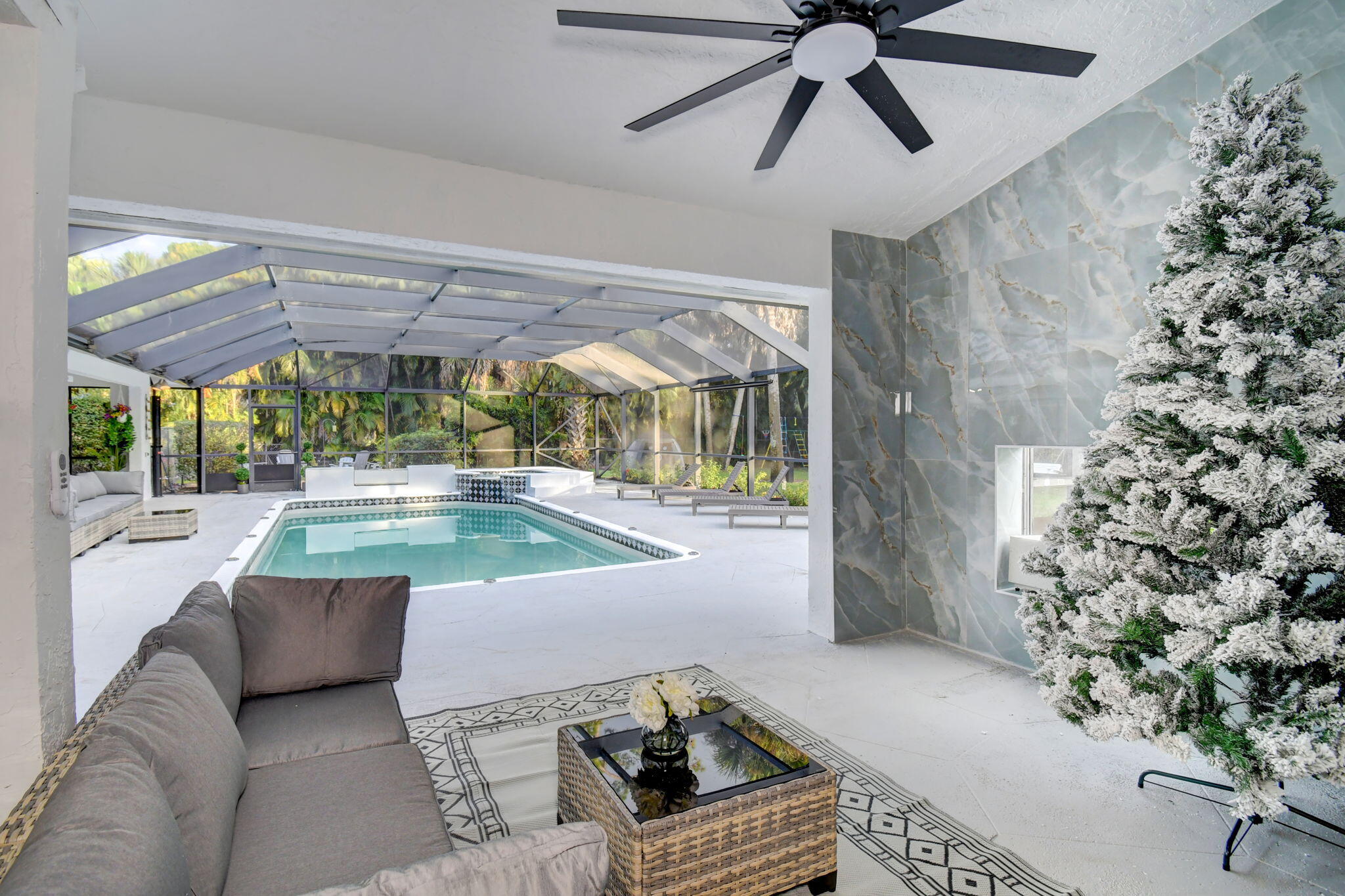 PINEWOOD OF WELLINGTON - Residential