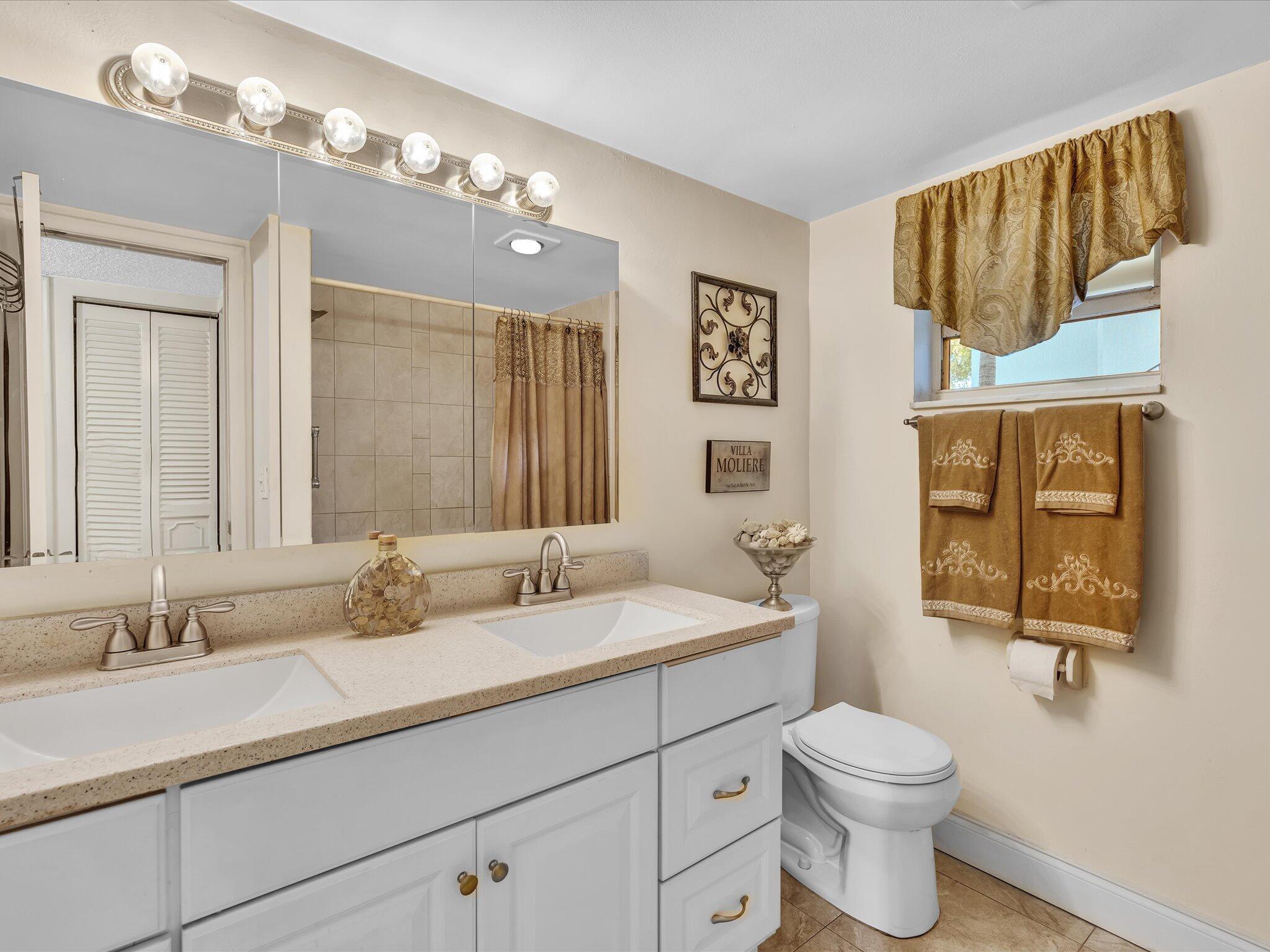 COLONIAL CLUB CONDO SEC 1 - Residential