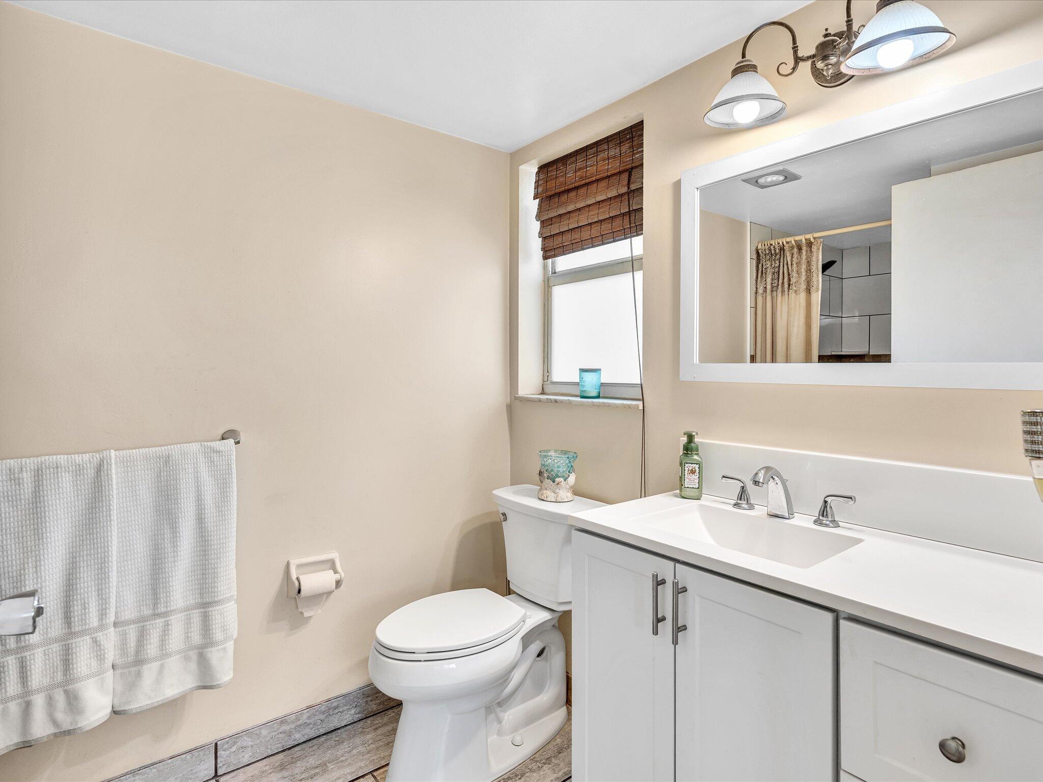 COLONIAL CLUB CONDO SEC 1 - Residential