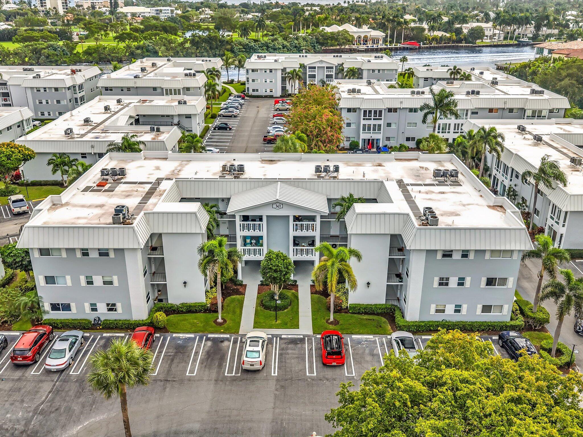 COLONIAL CLUB CONDO SEC 1 - Residential