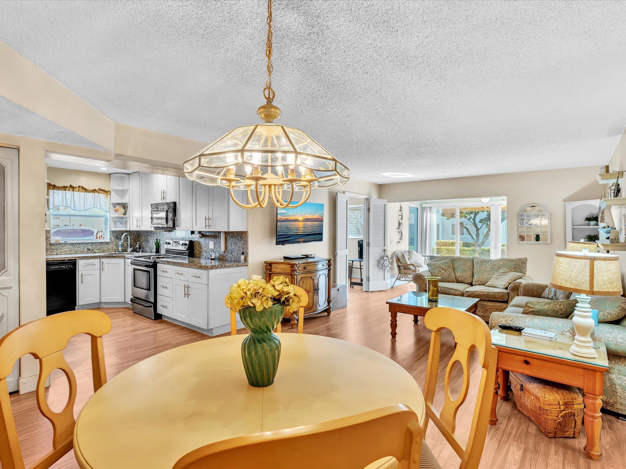 COLONIAL CLUB CONDO SEC 1 - Residential