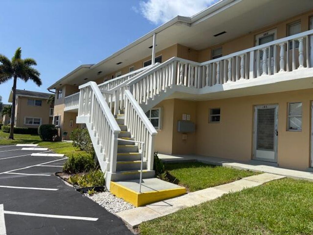 Photo of 2161 NE 1st Court #202, Boynton Beach, FL 33435 (MLS # R11108117)