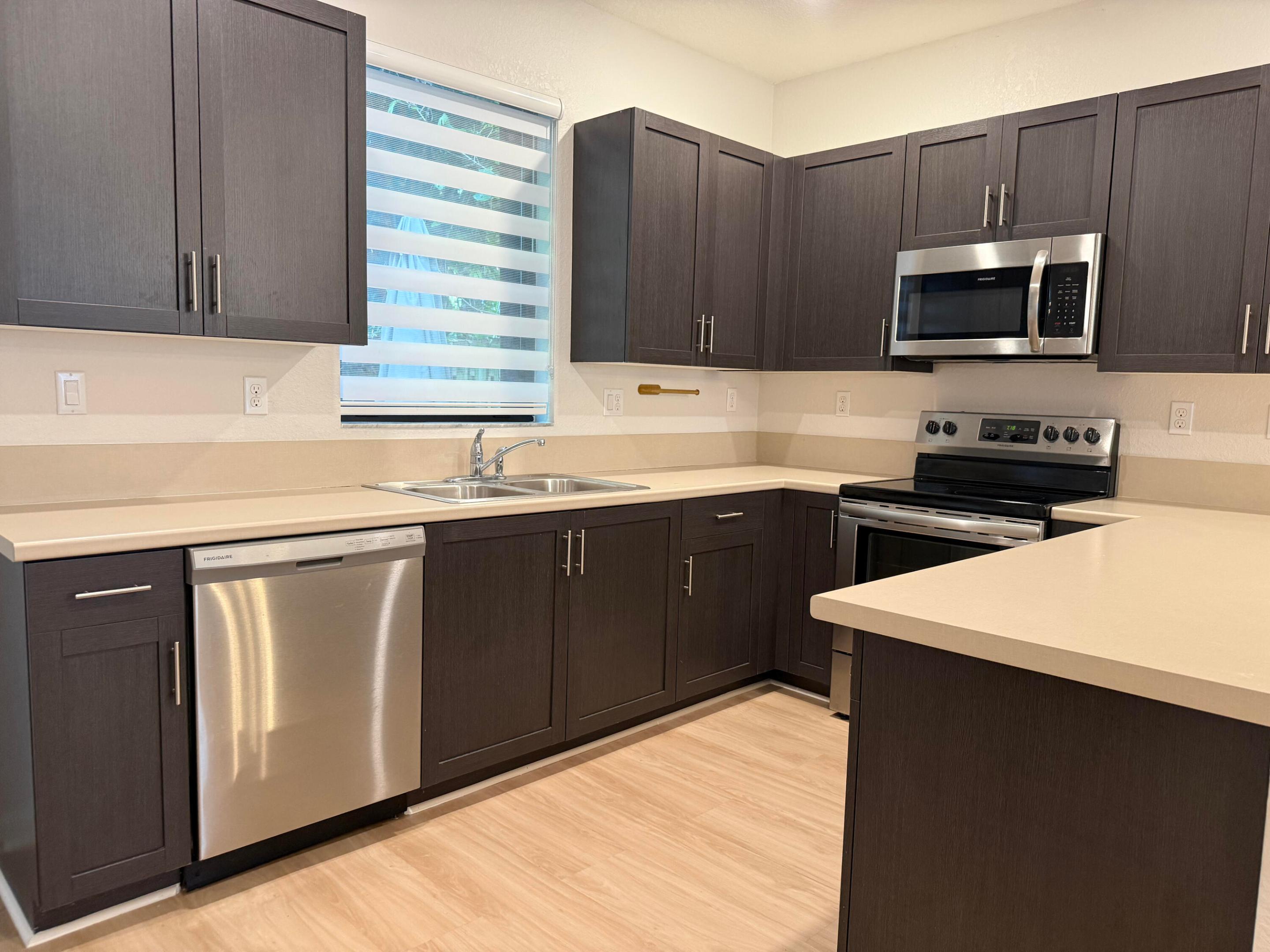 RESERVE AT EDGEWOOD - Residential Lease