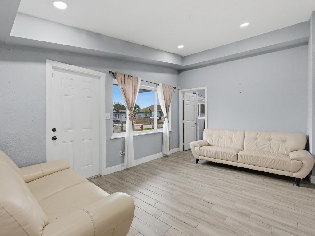 4050 Browning Drive N