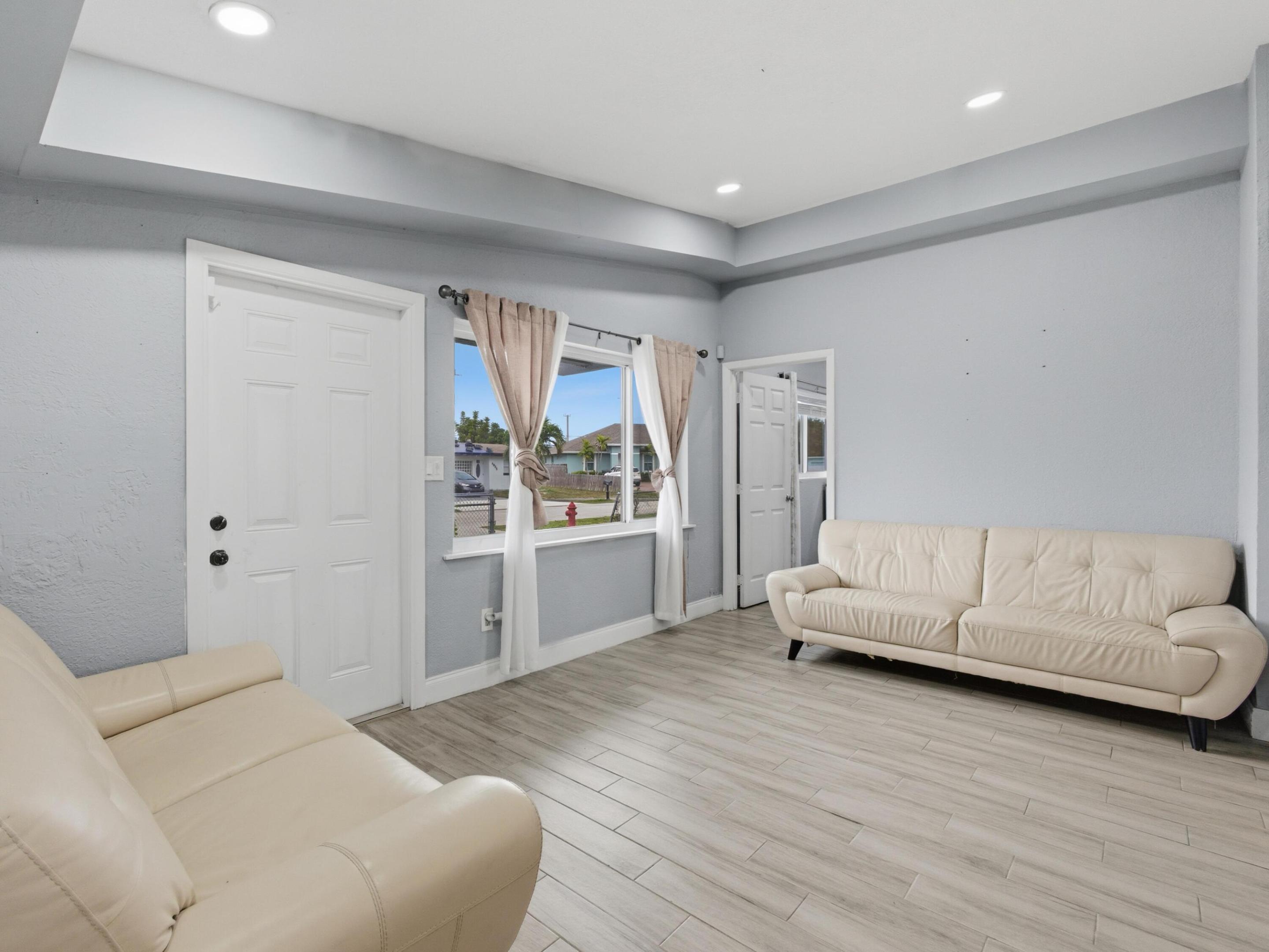 4050 Browning Drive N