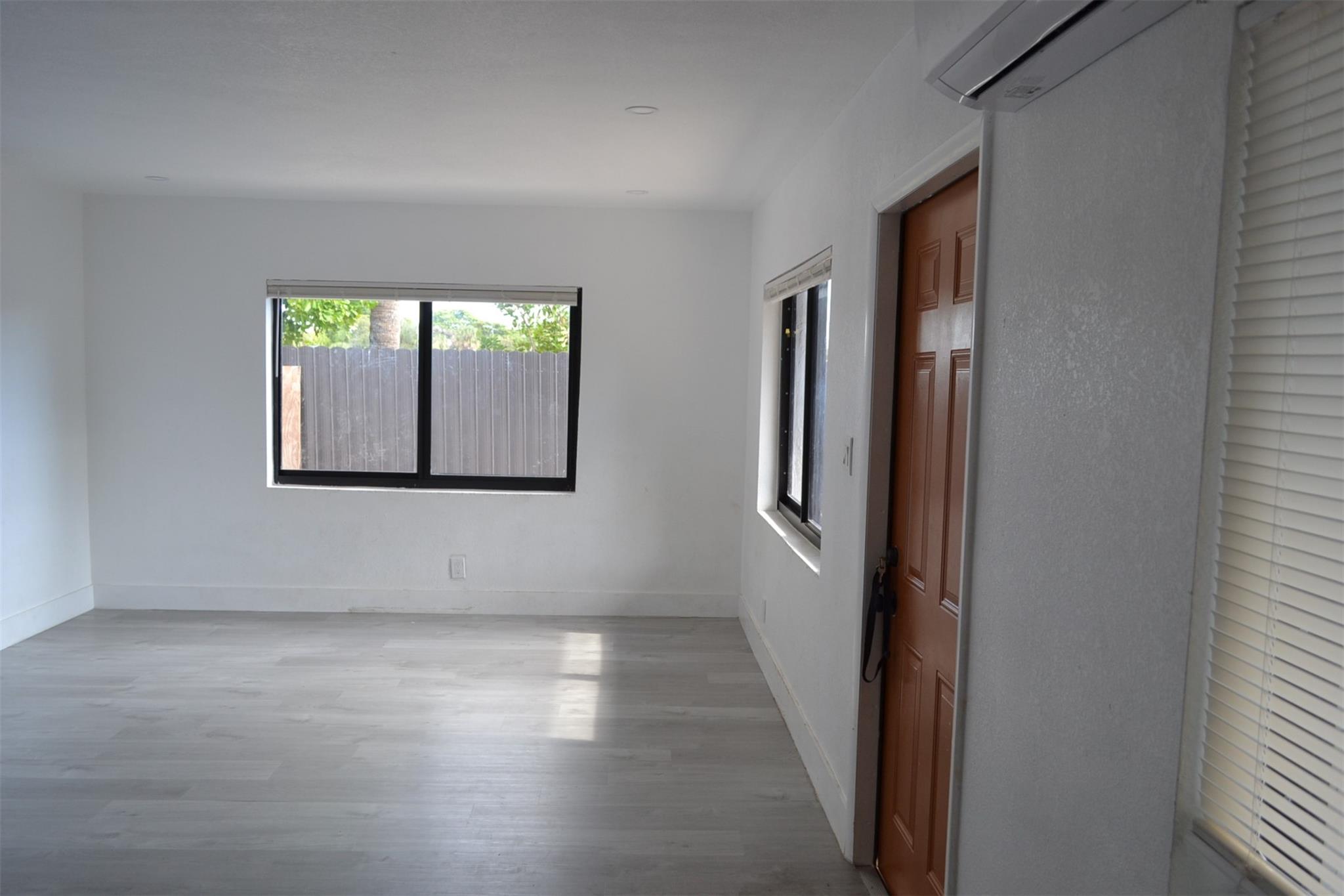 860 NW 8th Ave