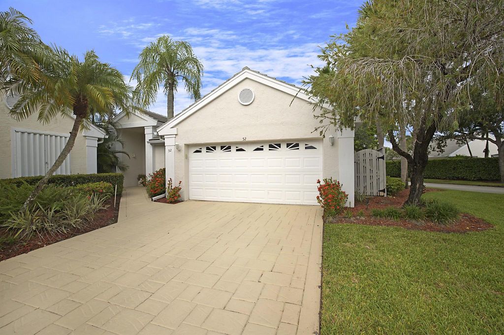 Photo of 52 Admirals Court, Palm Beach Gardens, FL 33418 (MLS # R11012915)
