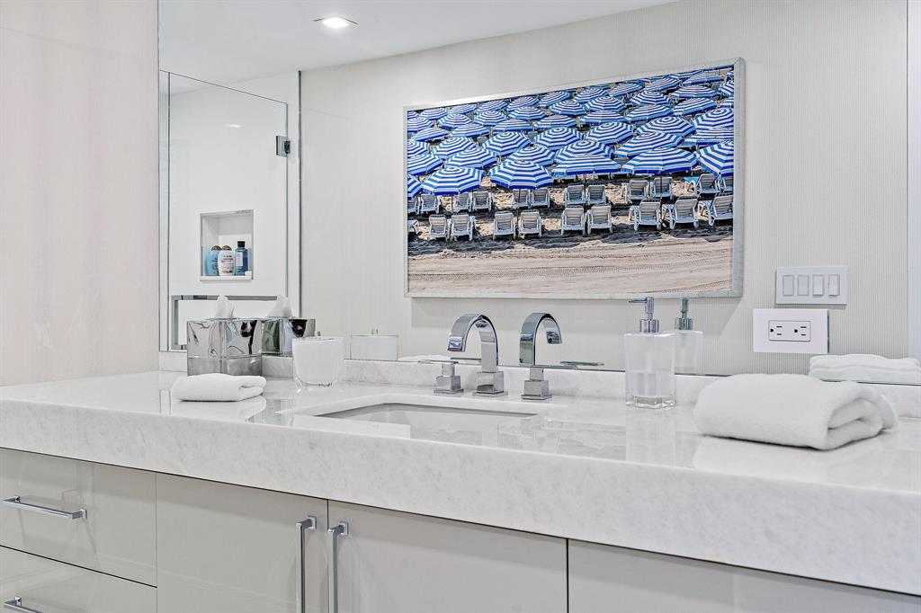 Twenty Six Hundred Condo - Residential